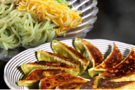 サンチュの新しい形。栄養満点の緑の麺と餃子をサンチュのスペシャリスト【かまや】がご提案します